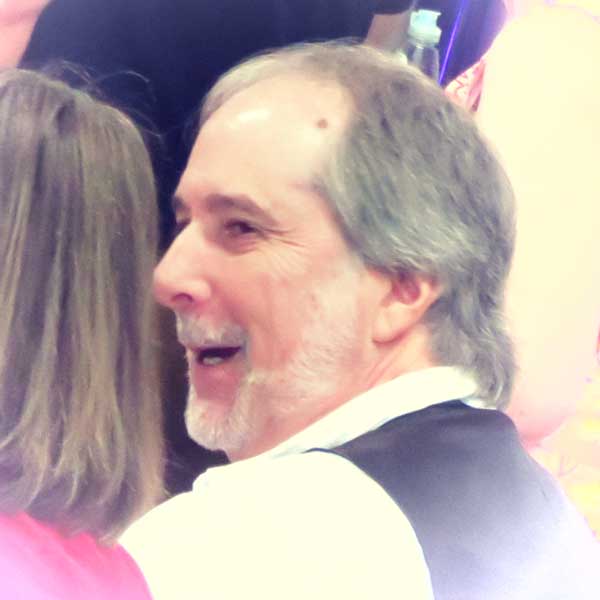 Robin Santangelo Close friend of Richard, critic, and supporter of the efforts